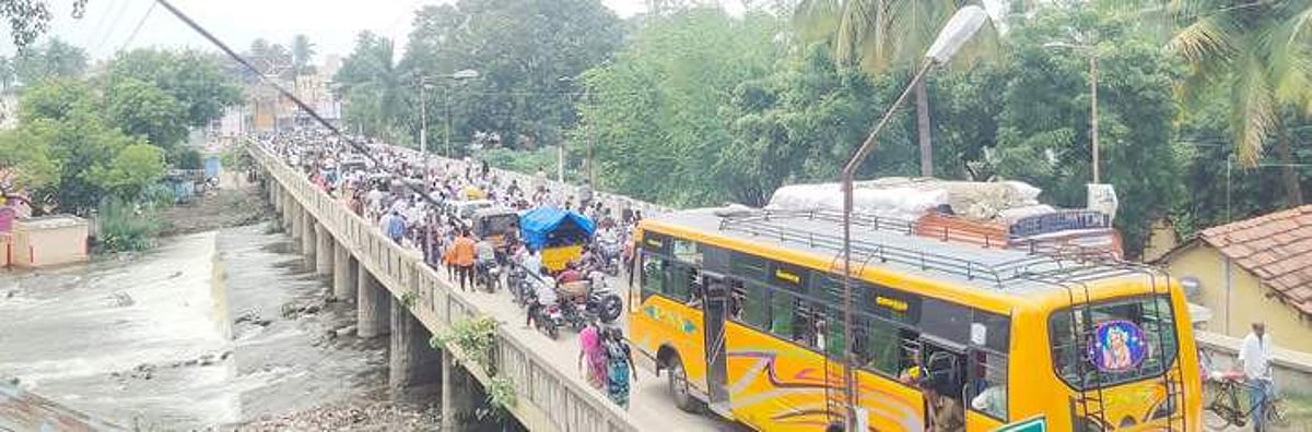 கெளன்டண்யா ஆற்றின் குறுக்கே கூடுதல் மேம்பாலம் கட்டப்படுமா?