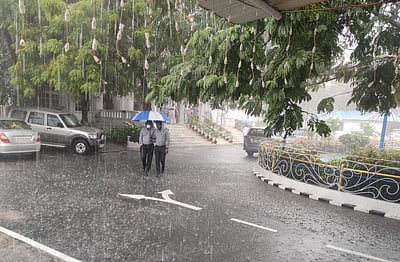 புதுச்சேரியில் தொடரும் கனமழை: பள்ளி, கல்லூரிகளுக்கு விடுமுறை