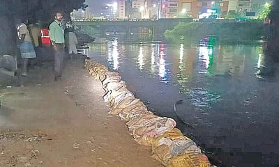 கூவம் ஆற்றில் கட்டுமானக் கழிவுகள்: செப்.30-க்குள் அகற்ற உத்தரவு