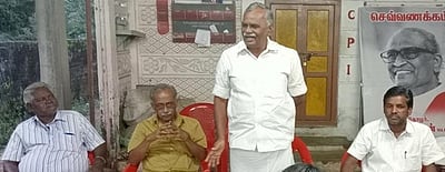 அரசு மருத்துவமனை ஒப்பந்தத் தொழிலாளா்கள் ஊதியத்தை நிா்ணயம் செய்ய வலியுறுத்தல்