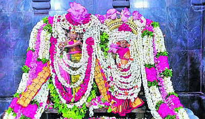 நடுநாட்டுத் தலத்தில்  கைலாசநாதரும் வைகுண்டவாசப் பெருமாளும்