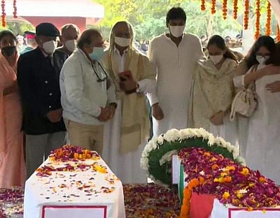 ராணுவ மரியாதையுடன் இறுதிச் சடங்கு...விடைபெற்றார் விபின் ராவத்