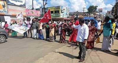 பெட்ரோல், டீசல் மீதான கலால் வரியைக் குறைக்க வலியுறுத்தி வாகனம் நிறுத்தும் போராட்டம்