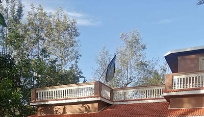 கூடலூர் அருகே வீடுகளில் கருப்புக்கொடி ஏற்றி மக்கள் போராட்டம்