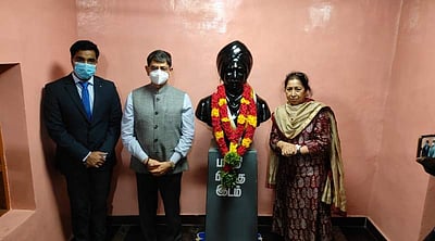 பாரதியார் இல்லத்தை பார்வையிட்டார் ஆளுநர் ஆர்.என். ரவி