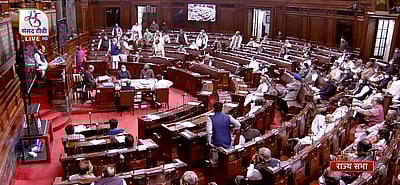 எதிர்க்கட்சியினர் தொடர் அமளி: மாநிலங்களவை 12 மணிவரை ஒத்திவைப்பு