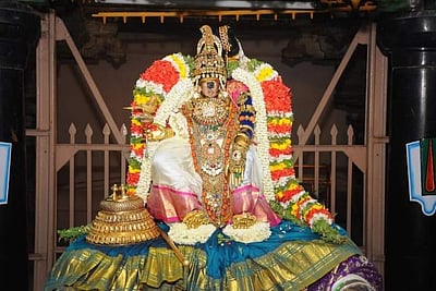 ஸ்ரீரங்கம் கோயிலில் மோகினி அலங்காரத்தில்  நம்பெருமாள்