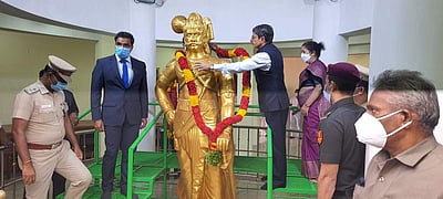 வீரபாண்டிய கட்டபொம்மன் நினைவு மண்டபத்திற்கு  தமிழக ஆளுநர் வருகை