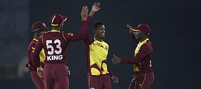 பாகிஸ்தான் தொடர் ரத்தாகுமா?: மேலும் மூன்று மே.இ. தீவுகள் வீரர்களுக்கு கரோனா பாதிப்பு