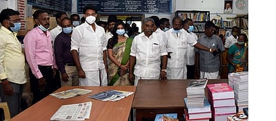 வழக்கமான வகுப்புகளை தொடங்குவது குறித்து டிச. 25-க்குப் பிறகு அறிவிப்பு: பள்ளிக் கல்வி அமைச்சா் மகேஷ் பொய்யாமொழி