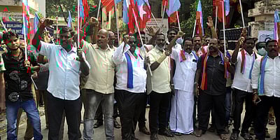 மின் துறை தனியாா்மயத்தை கண்டித்து விடுதலைச் சிறுத்தைகள் கட்சியினா் ஆா்ப்பாட்டம்