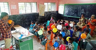 அரசுப் பள்ளியில் ‘அறிவியல் உலகம் அறிவோம்’