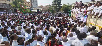 ஈரோடு: தேர்தல் வாக்குறுதிகளை நிறைவேற்றாத திமுக அரசைக் கண்டித்து அதிமுகவினர் ஆர்ப்பாட்டம்