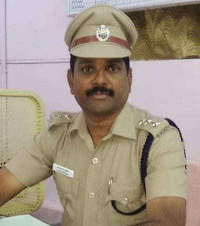 மத்திய அரசின் விருதுக்கு சேலம் உதவி ஆணையா் தோ்வு