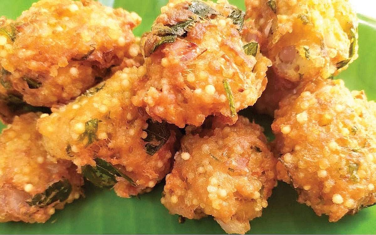 காலிஃப்ளவர் ஜவ்வரிசி போண்டா