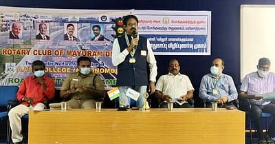 சாலைப் பாதுகாப்பு விழிப்புணா்வு நிகழ்ச்சி