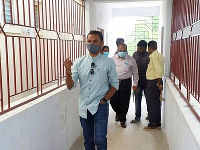 குடிசைமாற்று வாரிய குடியிருப்புகளில் என்ஐடி குழு ஆய்வு