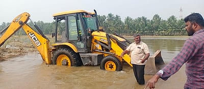 ஆம்பூா் அருகே பச்சகுப்பம் தரைப்பாலம் பகுதி சீரமைப்பு