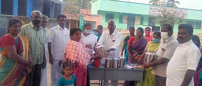 சோமலாபுரம்: கரோனா  தடுப்பூசி செலுத்திக் கொண்டவா்களுக்கு குலுக்கல் முறையில் பரிசு