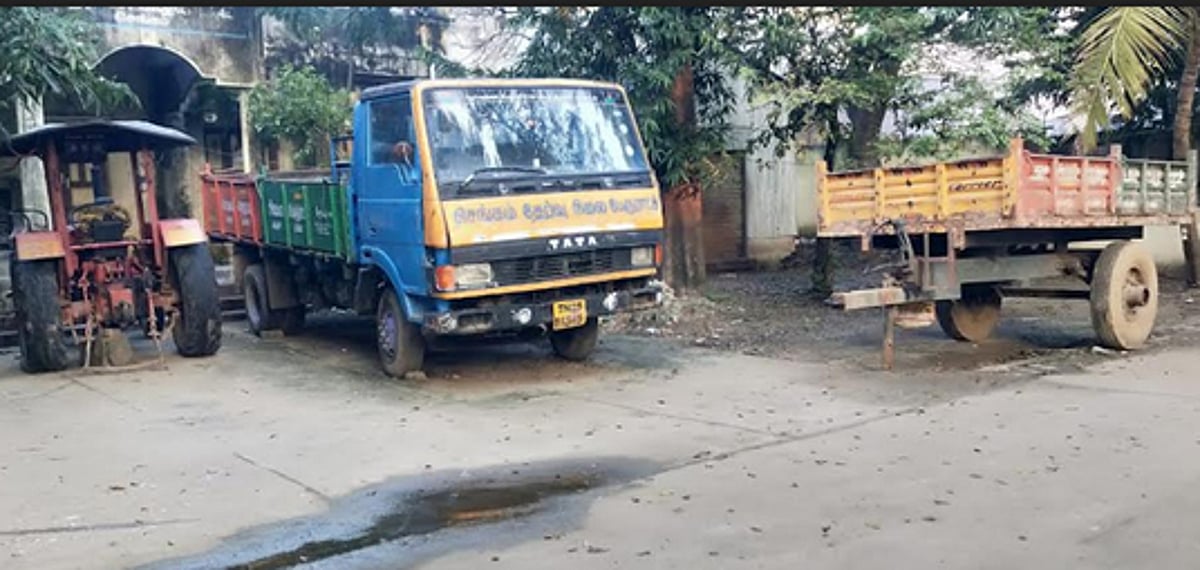 செங்கம் பேரூராட்சியில் குப்பை வாகனங்கள் பழுது பணியாளா்கள் அவதி