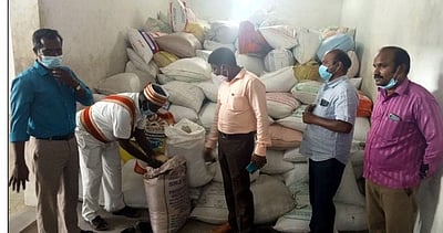 15 டன் ரேஷன் அரிசி மூட்டைகள் பறிமுதல்