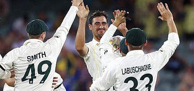 ஆஷஸ்: முதல் இன்னிங்ஸில் 236 ரன்களுக்கு ஆட்டமிழந்த இங்கிலாந்து அணி