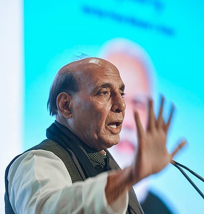 ராணுவத்துக்கு தேவையான தளவாடங்கள் இந்தியாவில்தான் உற்பத்தி செய்யப்பட வேண்டும்: ராஜ்நாத் சிங்