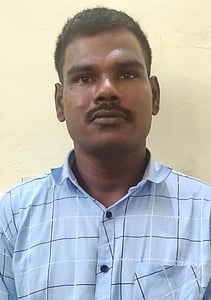 ஏடிஎம்மில் நூதன முறையில் பணம் திருடியவா் கைது