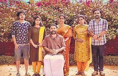 சூழலியல் நகைச்சுவைக்கு உதாரணம்: 'திங்களாழ்ச்ச நிஷ்ச்சயம்' பட விமர்சனம்