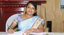 தமிழகத்தில் 5 ஐஏஎஸ் அதிகாரிகள் பணியிட மாற்றம்!