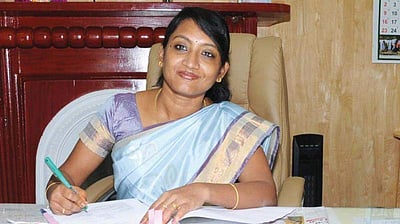 தமிழகத்தில் 5 ஐஏஎஸ் அதிகாரிகள் பணியிட மாற்றம்!