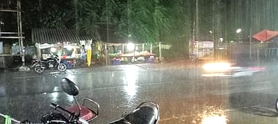 எடப்பாடியில் திடீா் கன மழை