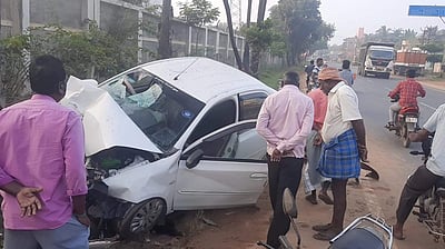 கடலூர் அருகே கார் மரத்தில் மோதிய விபத்தில் 3 பேர் பலி