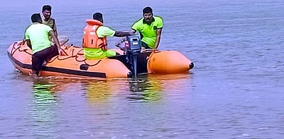 ஆற்றில் குளிக்கச் சென்ற ஊர்க்காவல்படை வீரர் சடலமாக மீட்பு