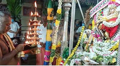 குற்றாலநாத சுவாமி கோயிலில் ஆருத்ரா தரிசன தாண்டவ தீபாராதனை
