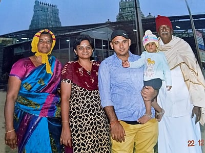 திருச்சுழி அருகே கார் விபத்து: முதியவர் பலி, குழந்தை உள்பட 4 பேர் படுகாயம்