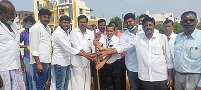 ரூ. 3 கோடி மதிப்பீட்டில் சாலைத் திட்டப் பணிகளுக்கு பூமிபூஜை