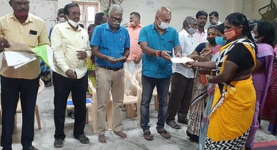 திருநள்ளாற்றில் மகளிா் குழுவினருக்கு கடனுதவி