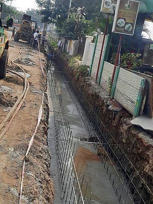 மழைநீா் வடிகால் மேம்பாட்டுப் பணிகள் தொடக்கம்