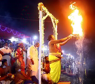 புதுச்சேரியில் நதித் திருவிழா: ஆளுநா், முதல்வா் பங்கேற்பு