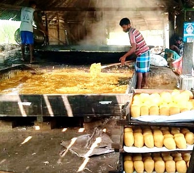 பொங்கல் பண்டிகையை ஒட்டி குண்டுவெல்லம் தயாரிக்கும் பணி தீவிரம்