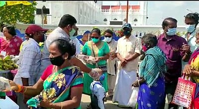 வேளாங்கண்ணியில் அன்னதானம்