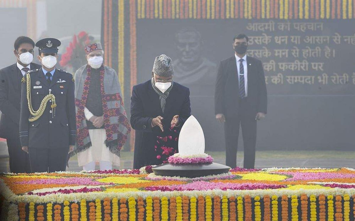 வாஜ்பாயியின் பிறந்தநாள்: குடியரசுத் தலைவர், பிரதமர் மரியாதை