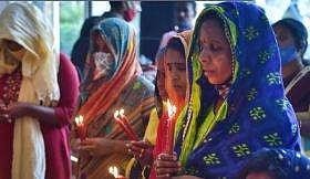 கிறிஸ்துமஸ் கொண்டாட்டம்: தேவாலயங்களில் சிறப்புப் பிரார்த்தனை