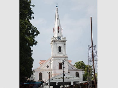 பாளையங்கோட்டைக்கு பெருமை சேர்க்கும் ஊசிக்கோபுரம்