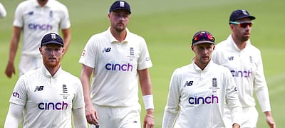 ஆஷஸ் டெஸ்ட்: நான்கு மாற்றங்களுடன் இங்கிலாந்து அணி அறிவிப்பு