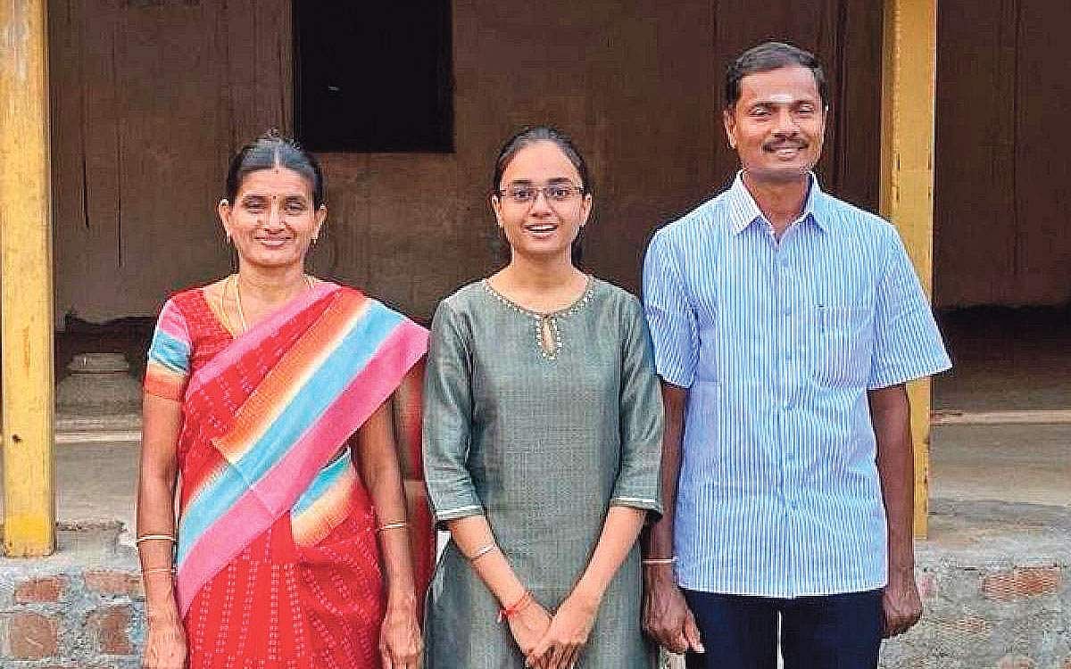 சிகாகோ பல்கலைக்கழகத்தில் தமிழக மாணவி!