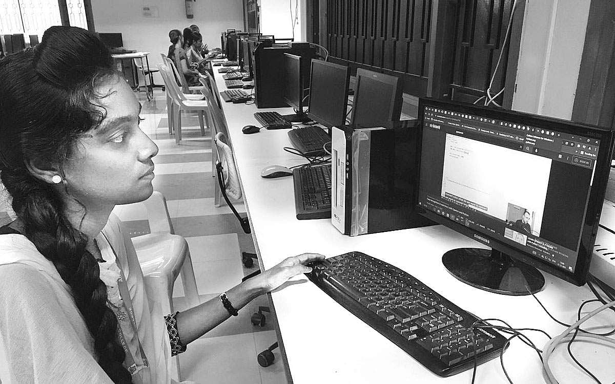 கண்காணிக்கும்  மென்பொருள்!