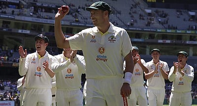 68 ரன்களுக்கு ஆட்டமிழந்த இங்கிலாந்து: ஆஷஸ் தொடரை வென்ற ஆஸ்திரேலியா