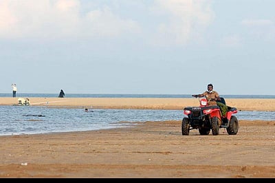 சென்னையில் புத்தாண்டு கொண்டாட்டங்களுக்கு தடை: காவல்துறை கட்டுப்பாடுகள் அறிவிப்பு